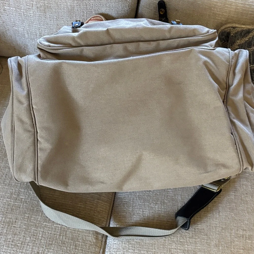 Eddie Bauer Tan Canvas Carry On Men's Bag, Duffle Bag.
